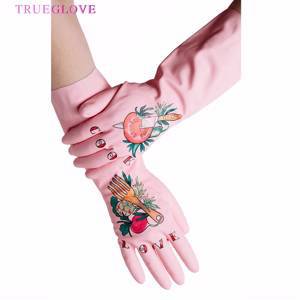 Нитриловые перчатки Trueglove розовые “Love Cook”