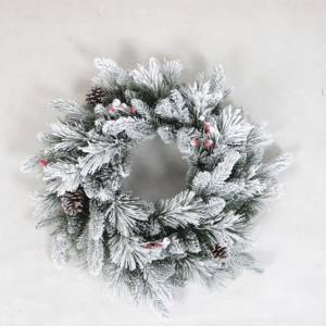 Венок рождественский хвойный Berta заснеженный 60 см