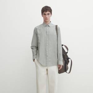 Seersucker regular fit cotton striped shirt