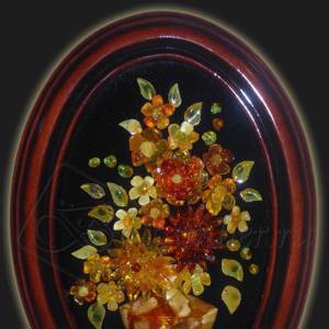 Панно из янтаря «Цветы в вазе»