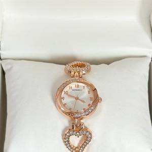Женские часы "Золотые сердца"