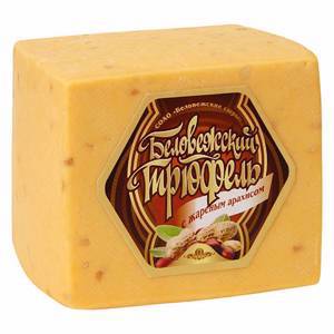 Сыр «Беловежский трюфель с жареным арахисом»