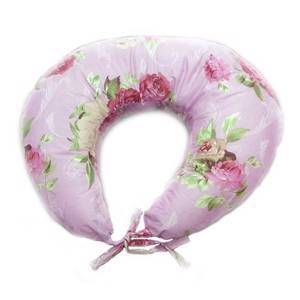 Подушка розовая с цветочным рисунком