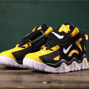 Nike Air Barrage Mid